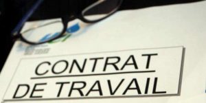 Pro esports player contract signing