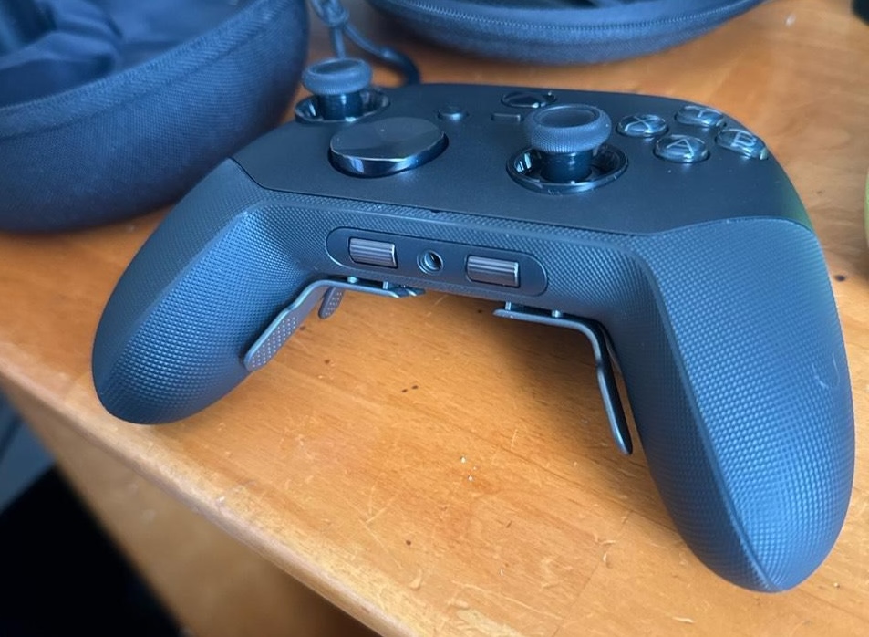 Rear view of the Xbox Elite Series 3 showing tension dials and paddles