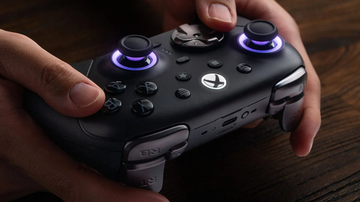 Extra fast L4 R4 bumpers and Hall-effect impulse triggers on 8BitDo Ultimate 3E Xbox controller