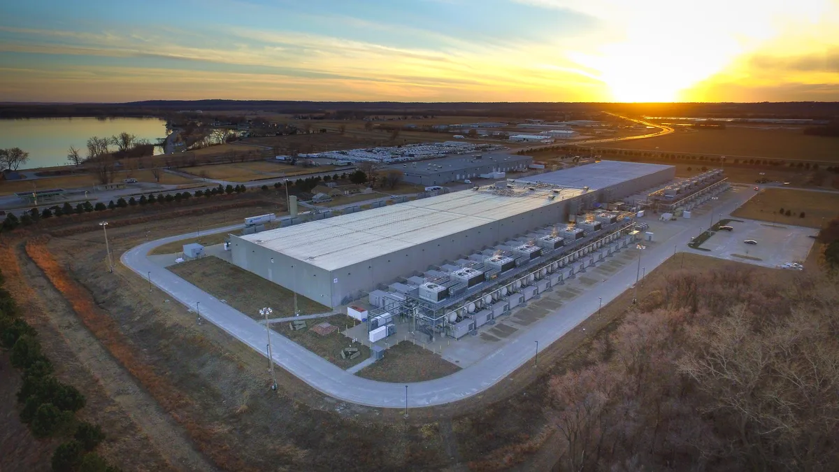 Google Cloud data center cooling and power infrastructure