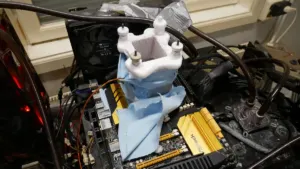 Extreme liquid nitrogen LN2 overclocking setup on Intel Core i5-4670K Haswell processor and ASRock Z97 OC Formula motherboard