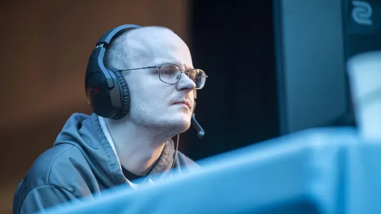 Swollen Hands on the Plane and Bed Bug Fears: Why Super Smash Bros. Legend Mew2King Was Barred From the Austin Tournament