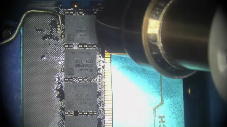 SK hynix DDR5 A-die memory chips soldered on desktop PCB