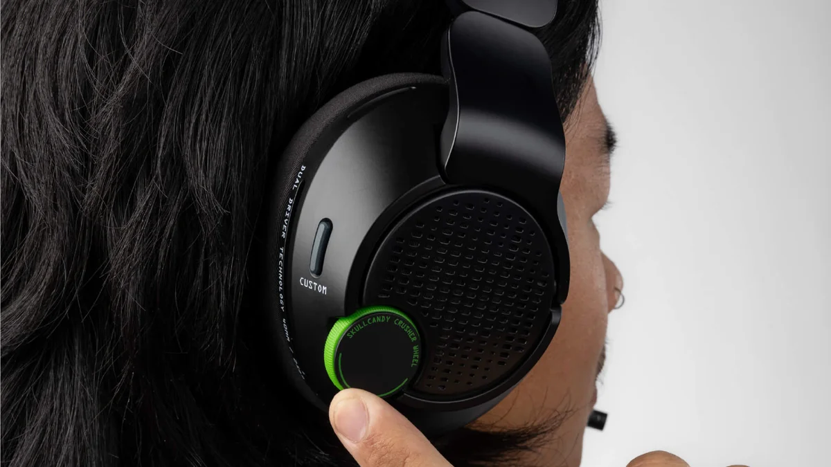 Skullcandy Crusher PLYR 720 open-back gaming headset earcup and haptic Crusher bass wheel